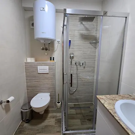 White Blue - Luxury Apt, Center, Private Parking, Balcony, Near *