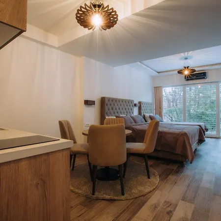 Apartament White Blue - Luxury Apt, Center, Private Parking, Balcony, Near *