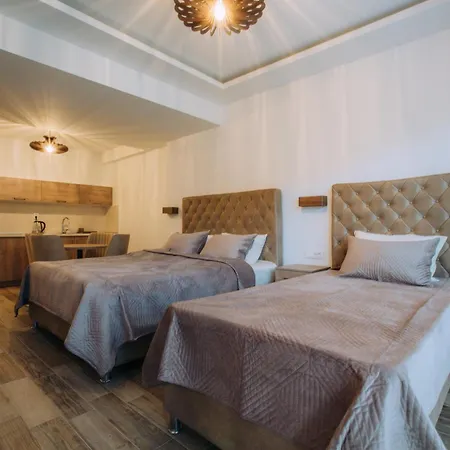 Apartament White Blue - Luxury Apt, Center, Private Parking, Balcony, Near Ochryda