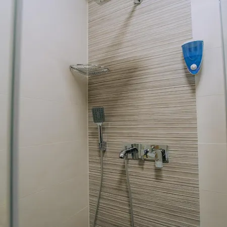 White Blue - Luxury Apt, Center, Private Parking, Balcony, Near *